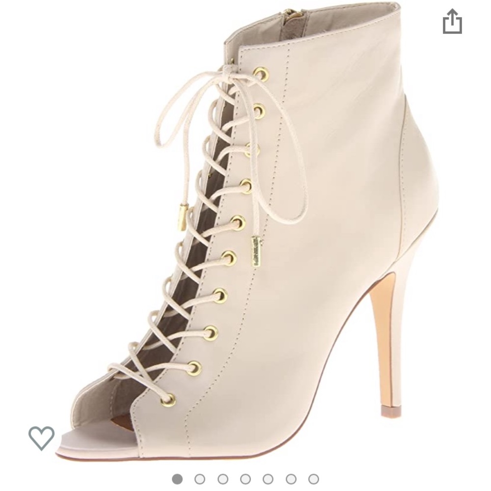 Steve Madden Gladly Leather Bootie Size 9